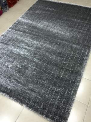 A picture of Center shaggy carpets
