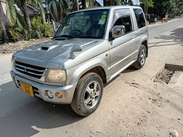 A picture of PAJERO MINI 0714058883