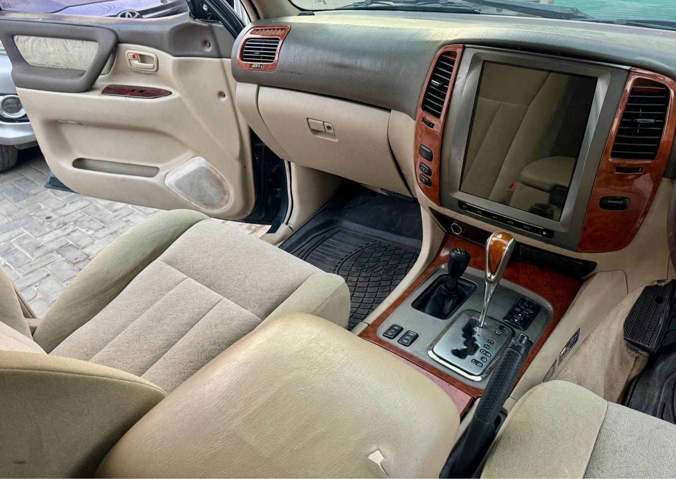 A picture of LAND CRUISER AMAZON