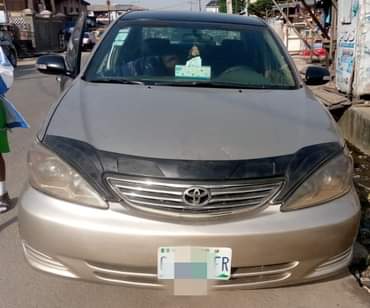 A picture of 2004 Toyota Camry