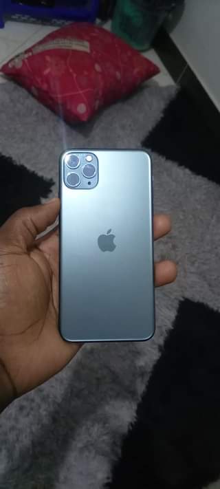 A picture of iPhone 11pro max 256gb 88 battery health working face I