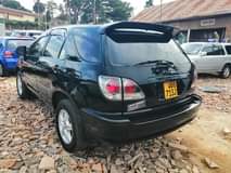 A picture of TOYOTA HARRIER 2 4CC VVTI 2001 MODEL PRICE 22 000