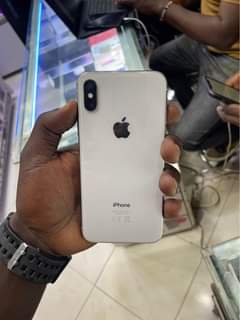 A picture of iPhones X 64gb 100 No reset 0754263711