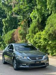 A picture of EXTREMELY CLEAN used HONDA ACCORD 2013 14 going for 9