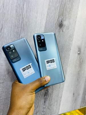 A picture of REDMI xiomi NOTE 11 5G used from japan