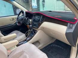 A picture of 2004 Toyota Highlander First body Sound engine Smooth gear transmission