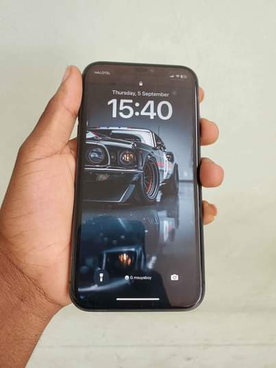 A picture of IPhone 11