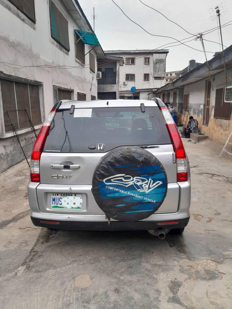 A picture of URGENT MONEY NEEDED PURE FIRST BODY HONDA CRV EXTREMELY CLEAN
