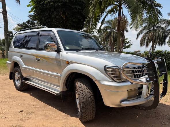 A picture of Prado TX 1KZ Diesel 28M WhatsApp 0726057699