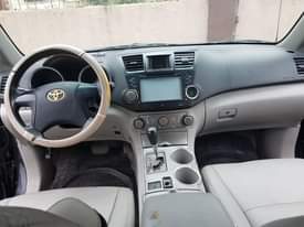 A picture of Neatly Used Toyota Highlander