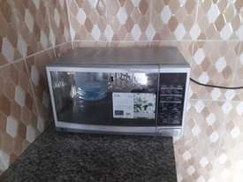 A picture of MICROWAVE YA LG 0687098582