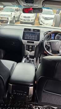 A picture of TX Land Cruiser Prado 2012 model Diesel engine 1KD New