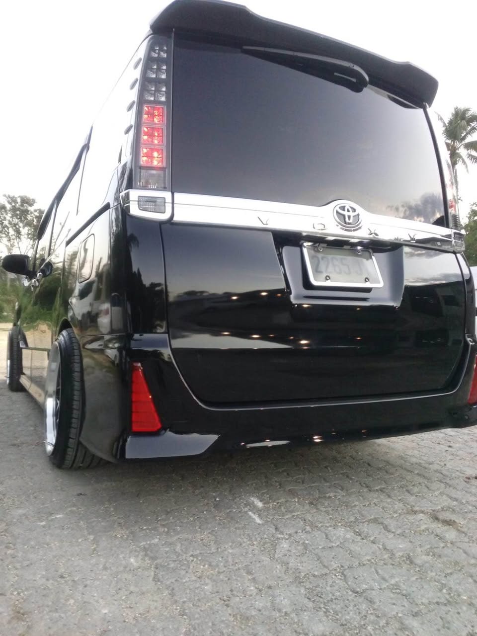 toyota voxy