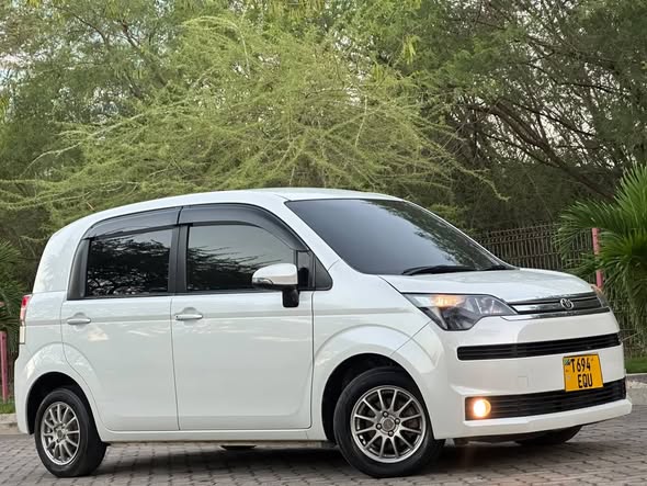 A picture of TOYOTA SPADE NEW
