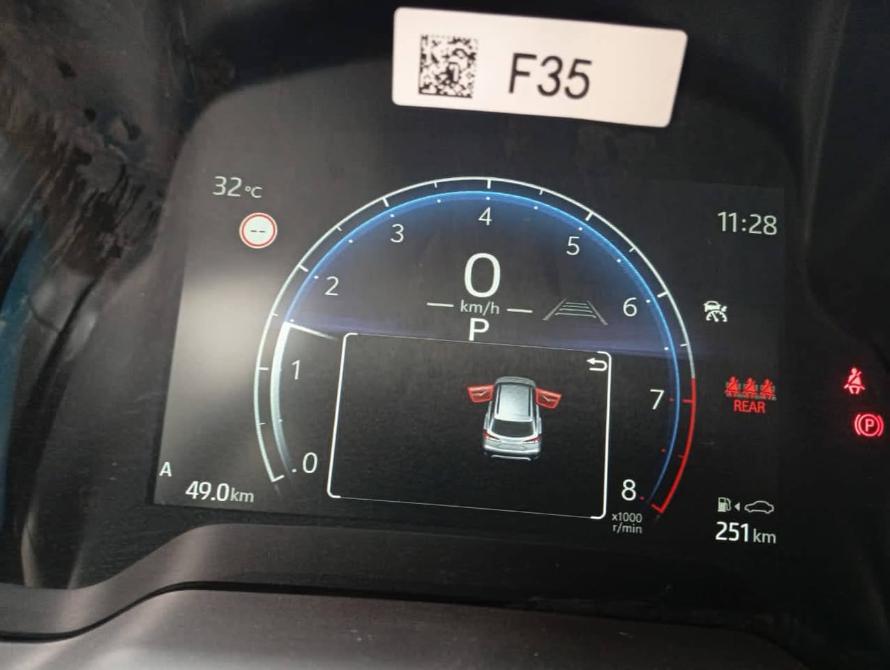 A picture of 2025 BRAND NEW TOYOTA CROSS. FULLEST OPTION 4PLUGS ENGINE. 58.5M