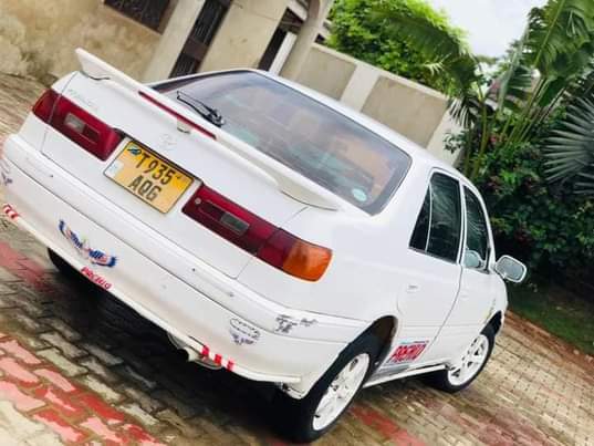 A picture of TOYOTA PRIMIO OLD 