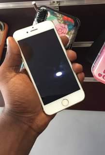A picture of iPhone 7 plain 128gb