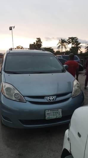 A picture of Hurry up now Morning deal Toyota sienna 2006 model With