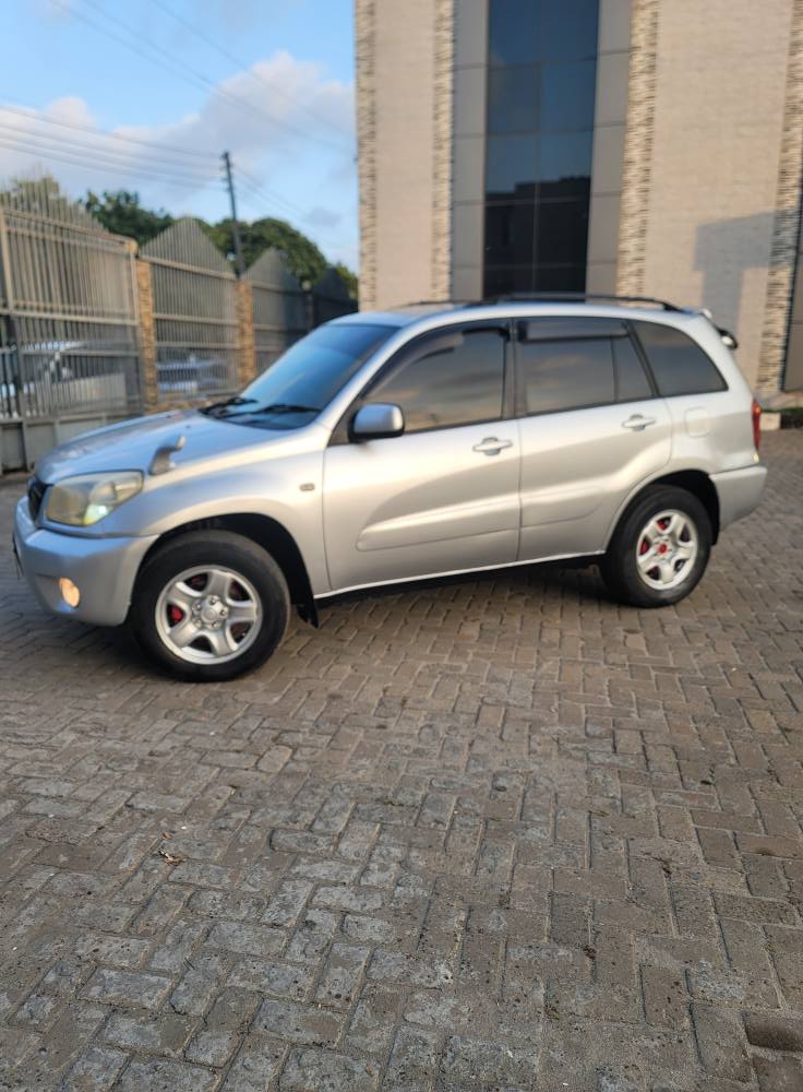 A picture of Rav4 cretaim 1az inji cc1900 Full ac nokipengele Bei m
