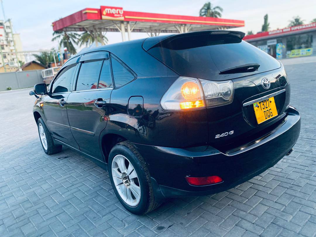 A picture of TOYOTA HARRIER