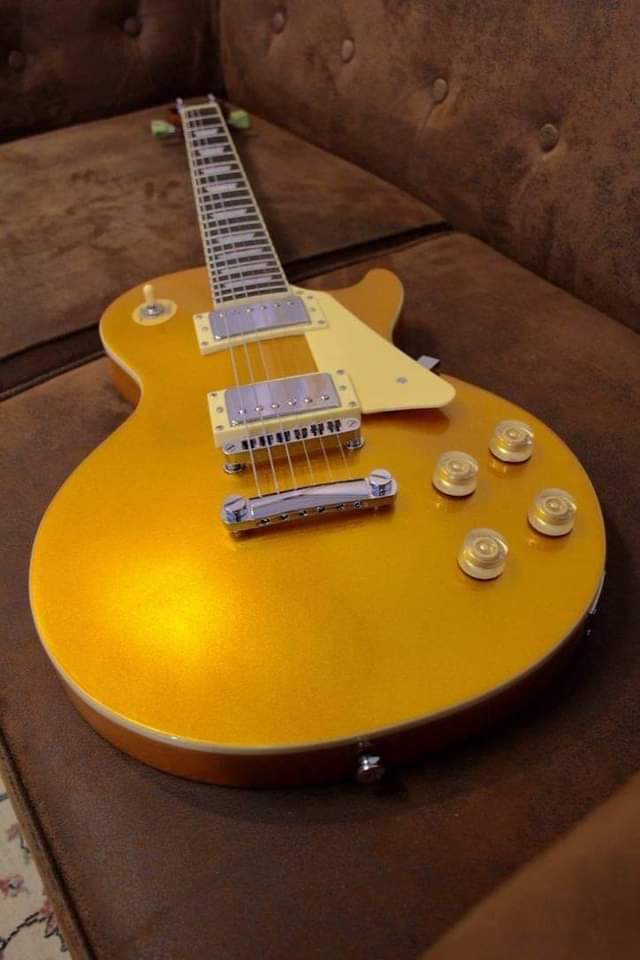 A picture of Les Paul electric guitar