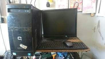 A picture of HP compaq desktop computer