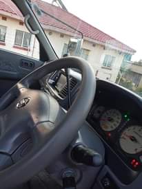 used nissan caravan