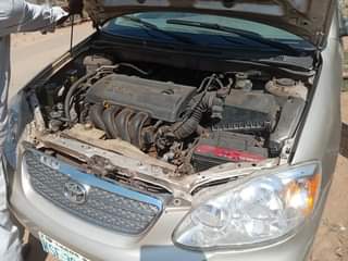 A picture of 04 05 corolla