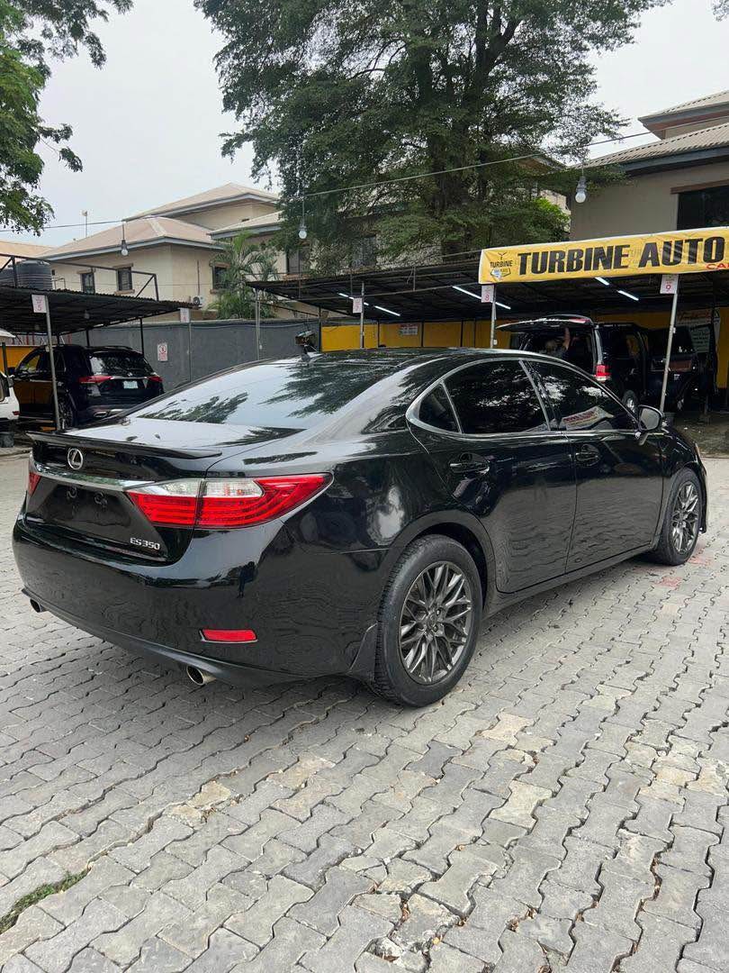 A picture of Few months registered Lexus es350 2016 2017