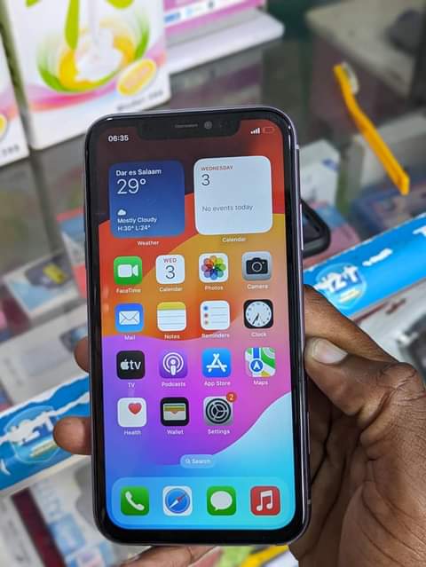 A picture of iPhone 11 Plain