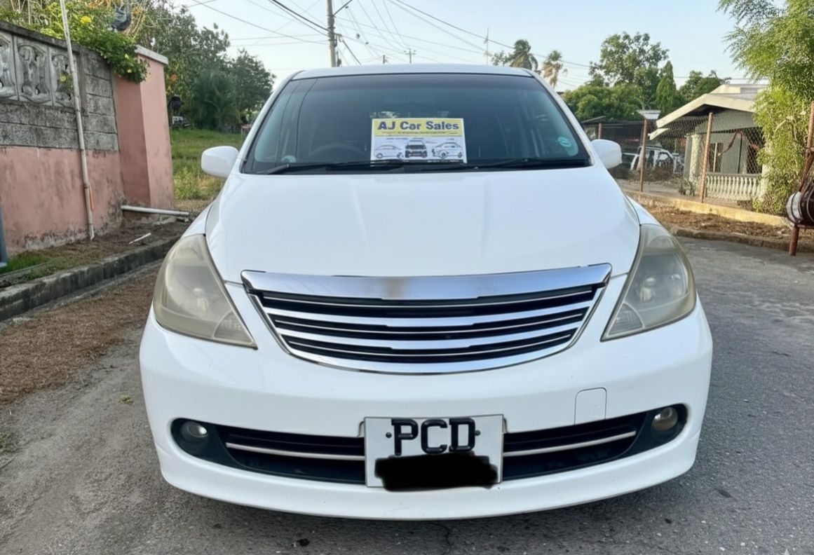 used nissan tiida