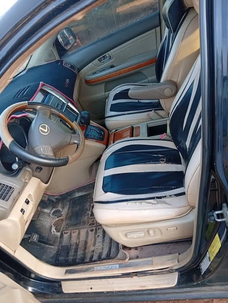 A picture of 2005 Lexus Rx330