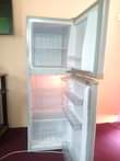 A picture of Boss fridge double door inagandisha sana na kupoza vzr Bei