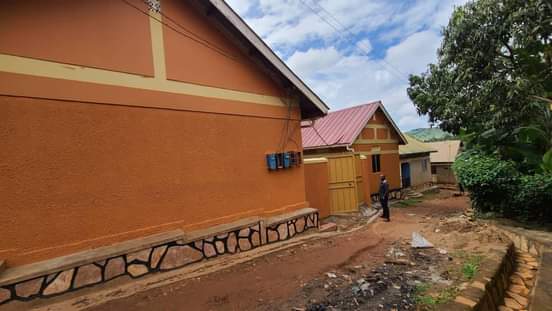houses nansana