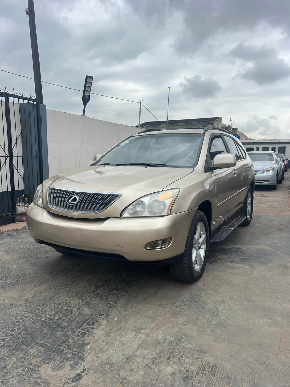 A picture of Lexus Rx330 2006 model 07086768664