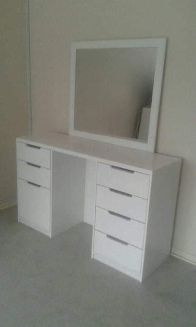 dressing table