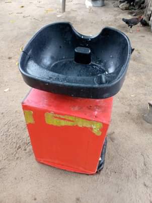 A picture of Dishi la kuoshea nywele