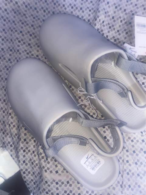 crocs
