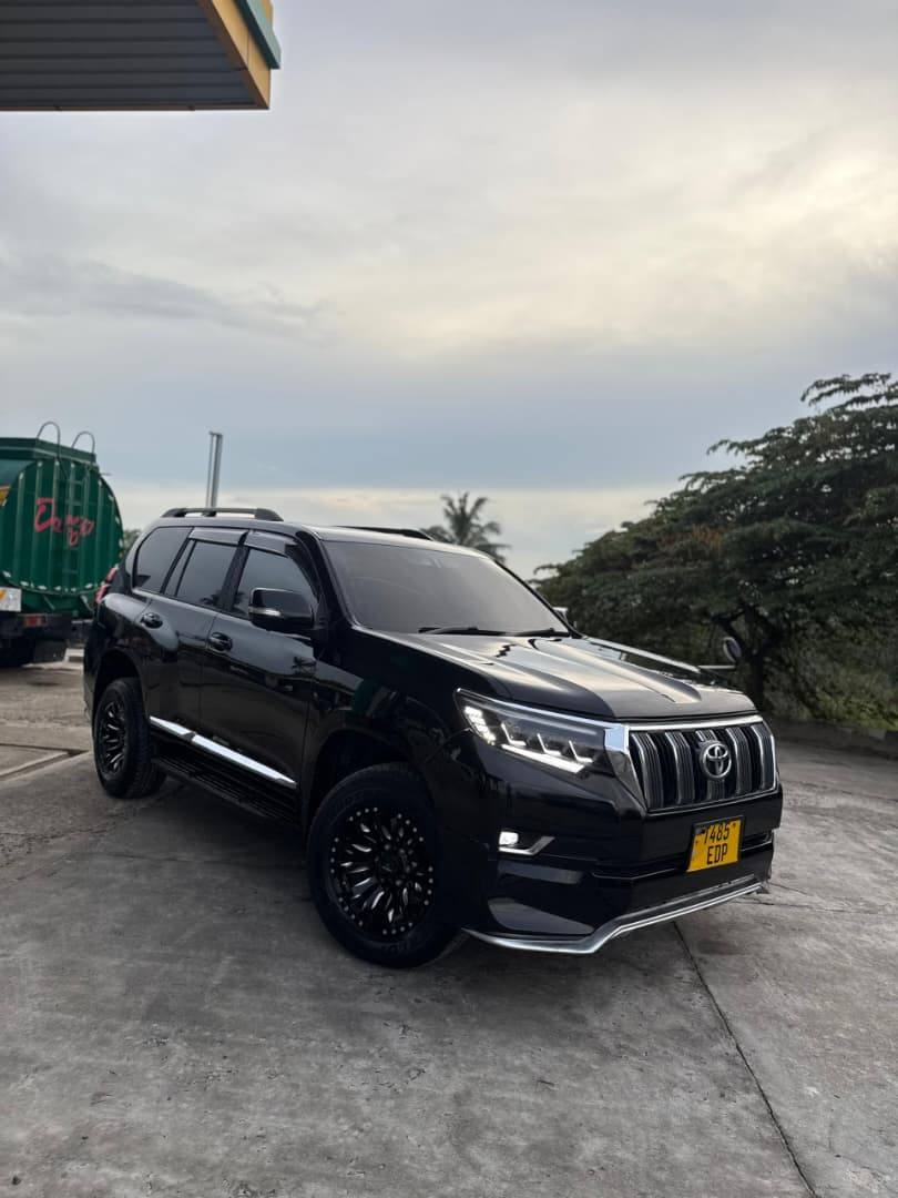 A picture of LANDCRUISER PRADO Price 105 000 000 Year 2018 Color BLACK