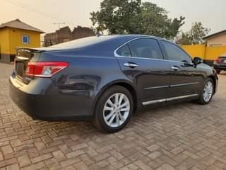 A picture of Lexus es350