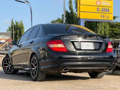 A picture of Wizdow Nation Auto s 07040247395 9 000 000 Refer and