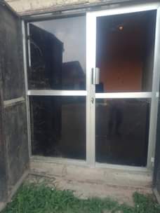 A picture of Mlango wa kioo