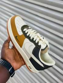 A picture of Sneakers available Call whatsapp 0757010109 Ugx 150000 Inbox for rders