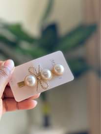 A picture of Hair clips