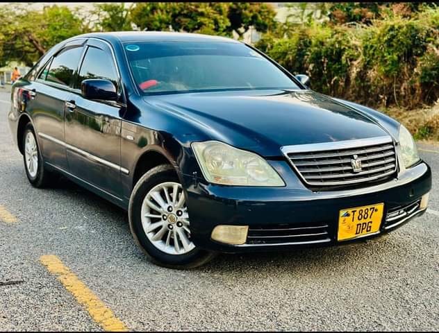 A picture of CROWN mwanza call WhatsApp 0686108116