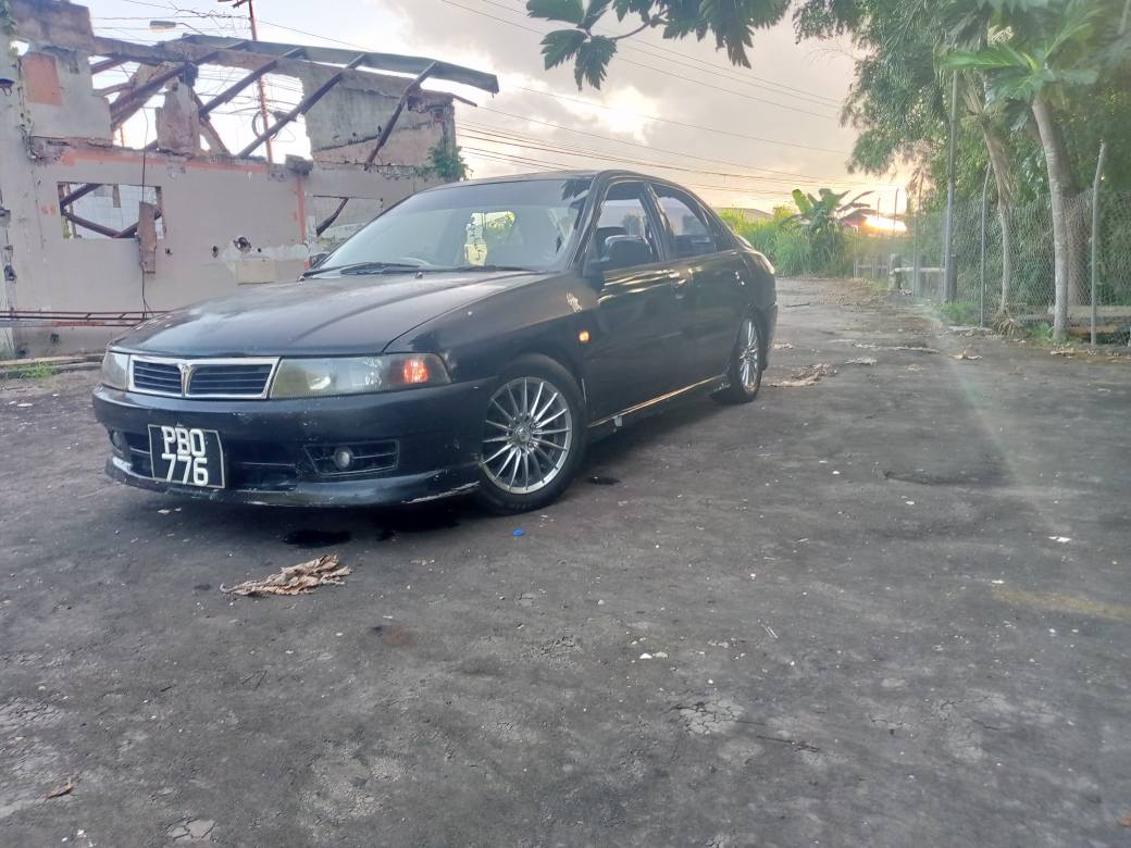 mitsubishi lancer