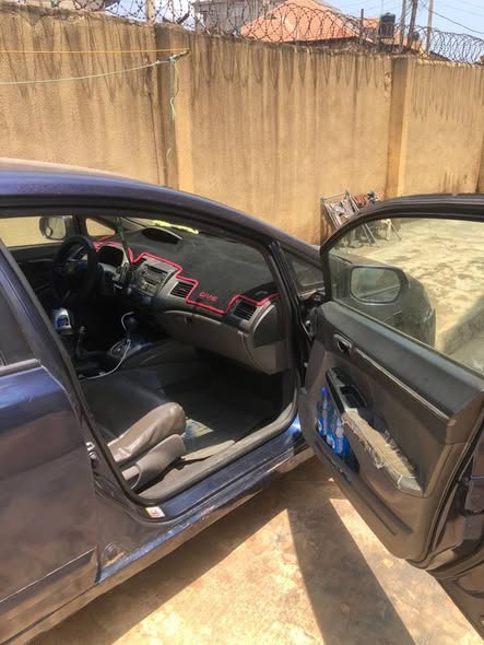 A picture of NEATLY USED HONDA CIVIC 2006 IDIMU LAGOS