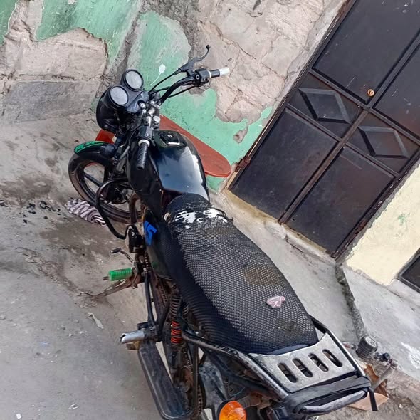 A picture of Nauz boxer cc 125 bei 680k nipo dar es salaam