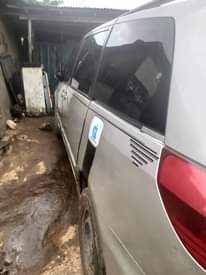 A picture of 2005 TOYOTA SIENNA CE