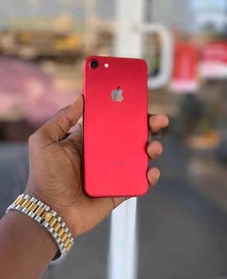 A picture of iPhone 7 plain